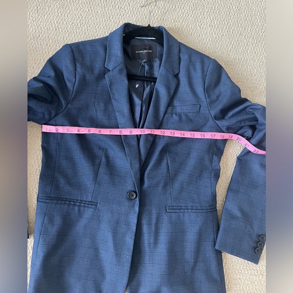 Banana Republic Suit Blazer - matching items available - Picture 3 of 6